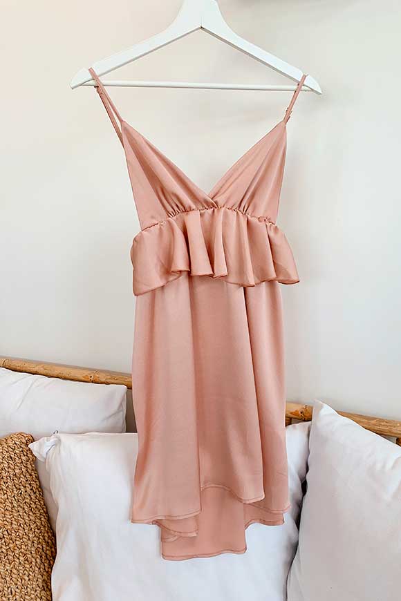 Vicolo - Blush pink satin dress with ruffles under the breast