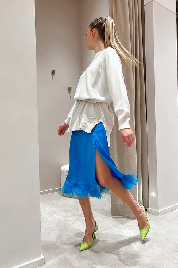 Vicolo - Periwinkle midi skirt in satin with feathers on the bottom