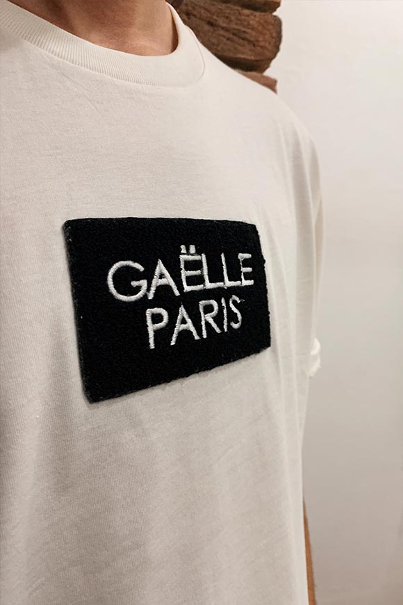 Gaelle - T shirt bianca con patch logo