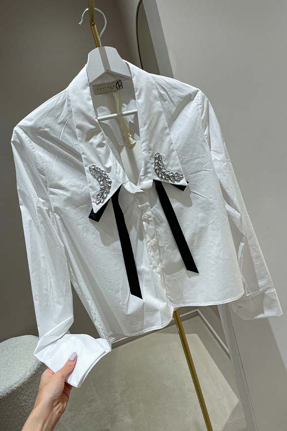 Haveone - Camicia bianca con strass e fiocco in popeline