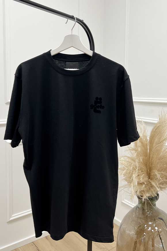 Gaelle - T shirt nera con logo floccato