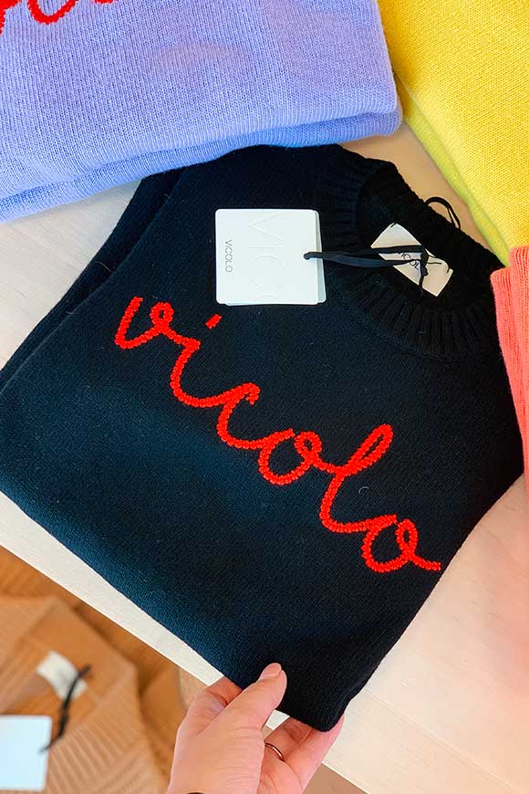 Vicolo - Black sweater with red embroidery