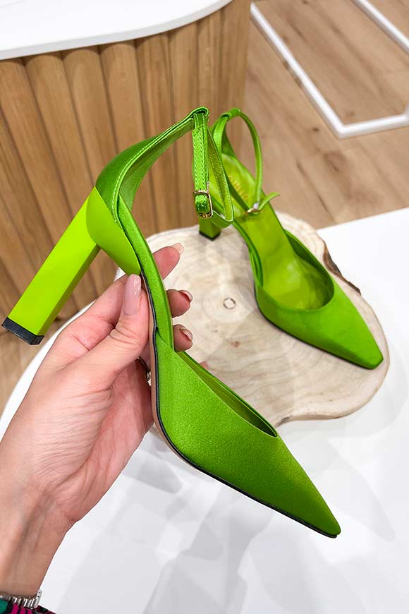 Ovyé - Acid green décolleté in pointed satin with rubber heel