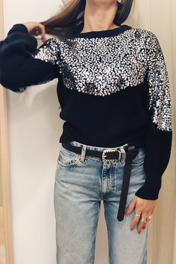 Vicolo - Black sweater with sequins on the chest