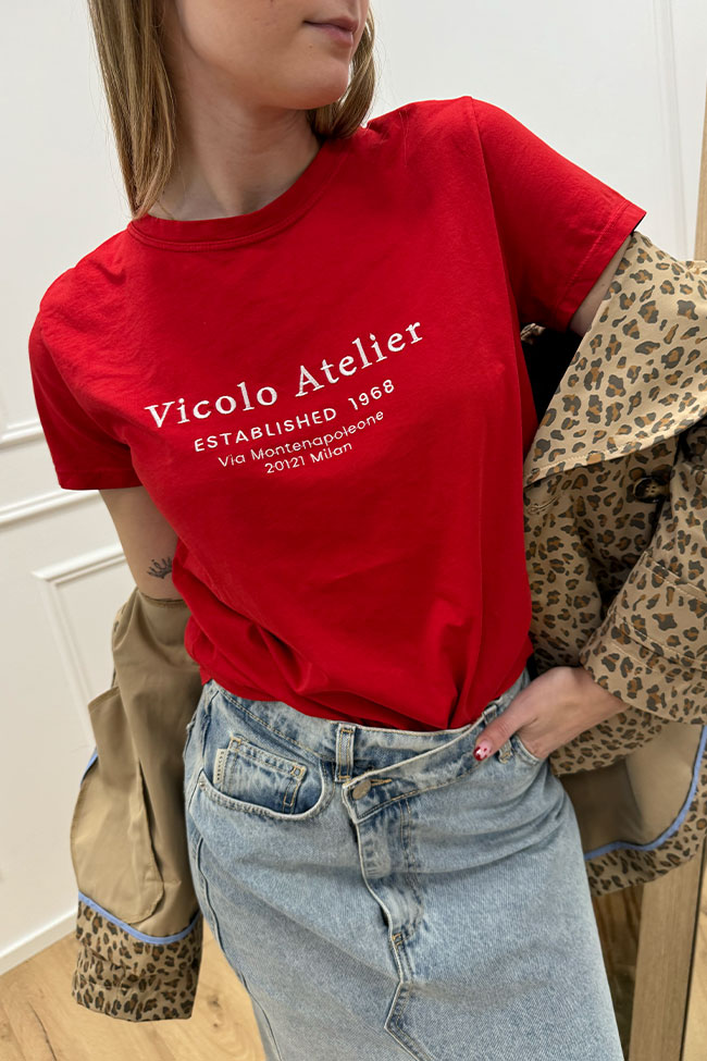 Vicolo - T shirt rossa con ricamo "Vicolo Atelier"