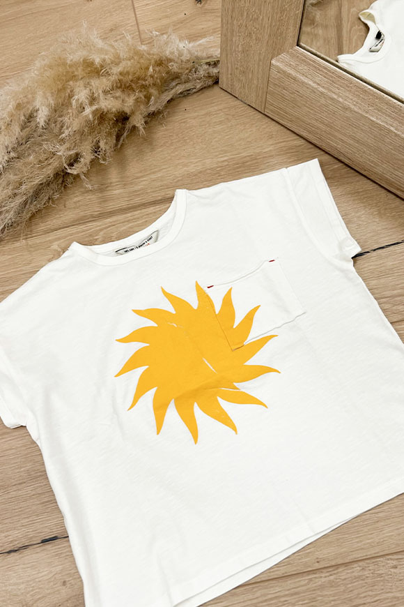 Piupiuchick - Tshirt écru con stampa sole giallo