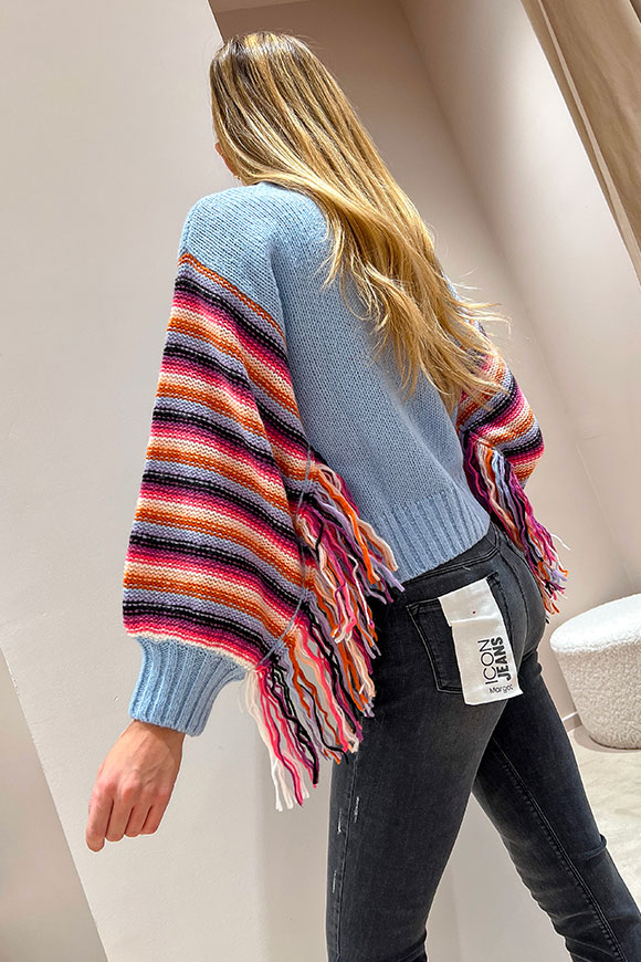 Vicolo - Light blue sweater with colored sleeves and fringes