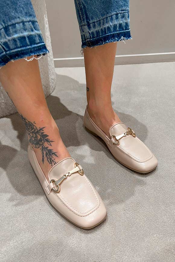 Ovyé - Powder pink leather moccasin with matte horsebit
