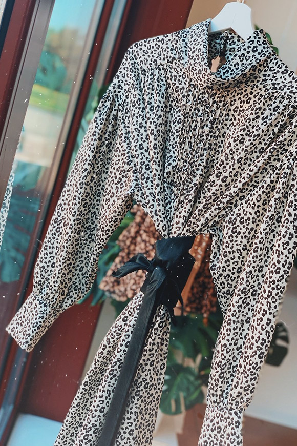 Vicolo - Vestito scamiciato leopardato bianco e nero over