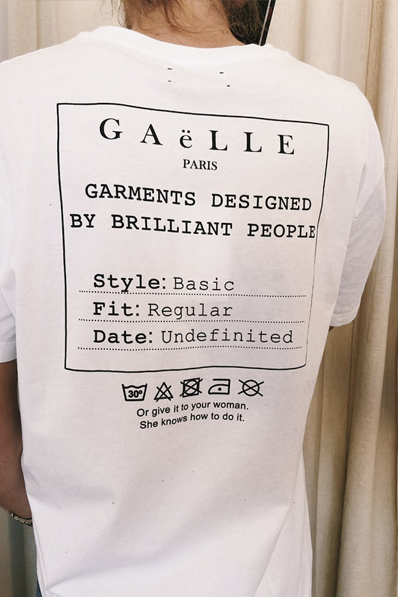 Gaelle - White t-shirt with a box on the back