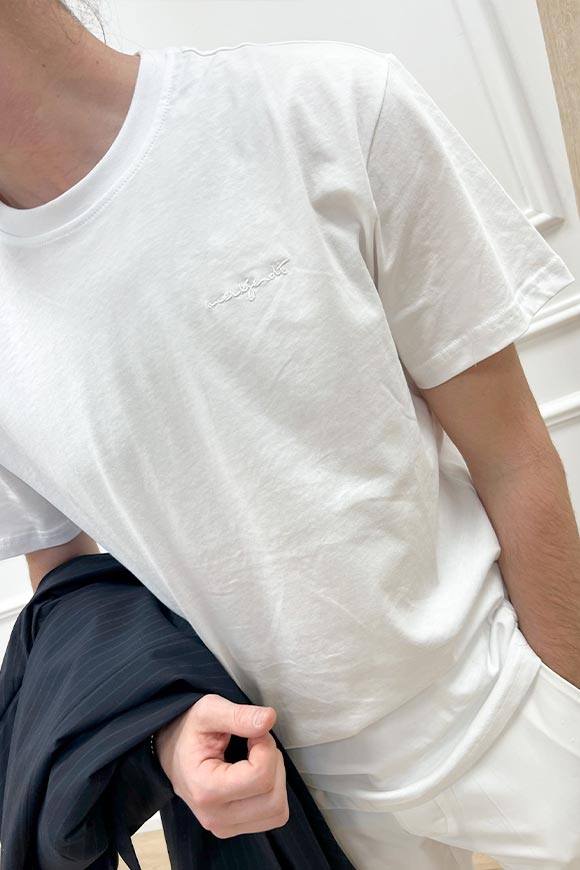 Anerkjendt - T shirt bianca basica con logo in tono ricamato