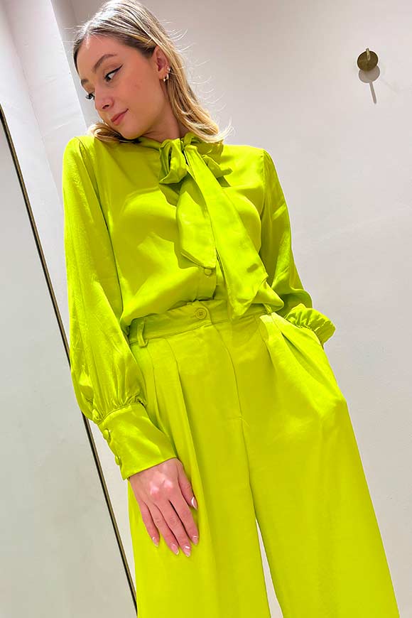 Tensione In - Acid green satin shirt with bow