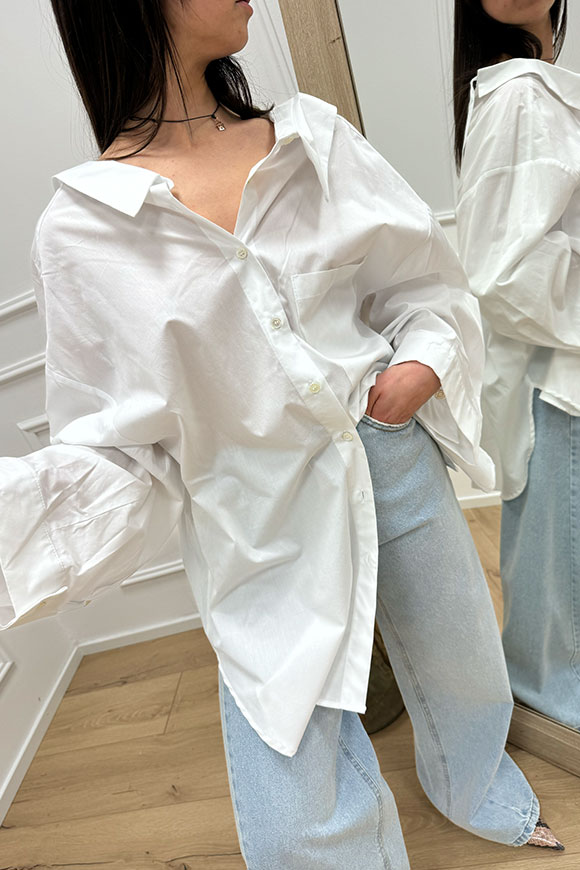 Vicolo - Camicia bianca fiocchi sul retro