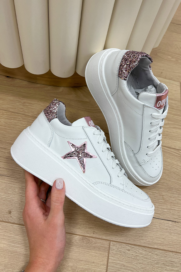 Ovyé - Sneakers platform con stella e tallone glitter