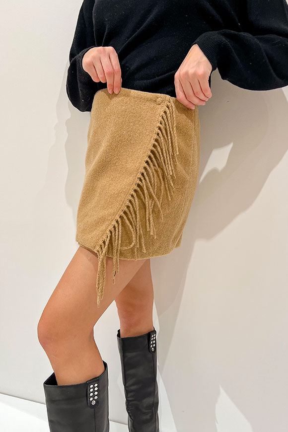 Vicolo - Camel wrap skirt with fringes
