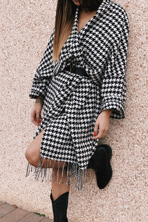 Vicolo - Black and white houndstooth poncho coat