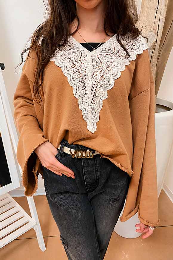 Tensione In - Camel sweater with lace edge and flared sleeves