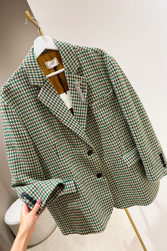 Vicolo - Giacca in lana check burro, tabacco, verde con spilla gioiello