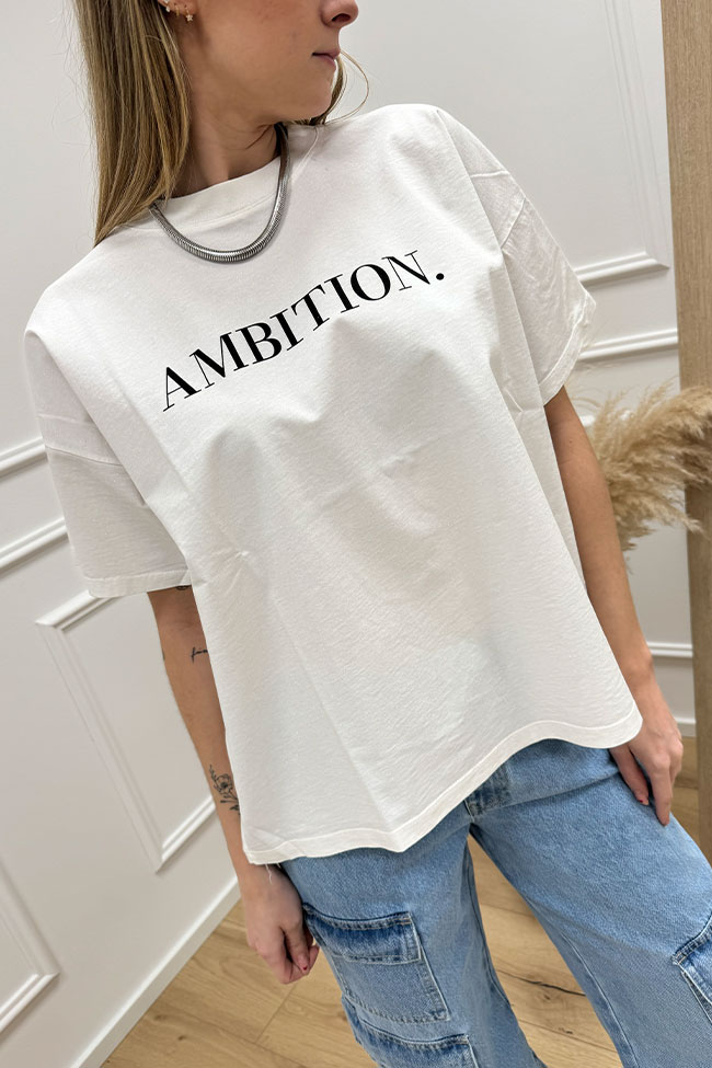 Vicolo - T shirt bianca spalmata con scritta "Ambition"