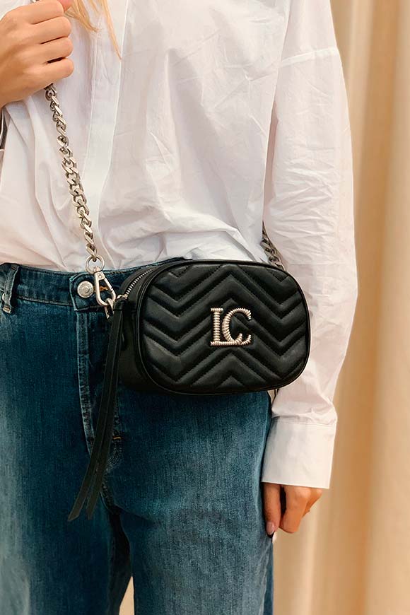 La Carrie - Small black pouch bag