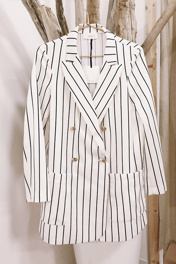 Vicolo - Jacket dressed in black and white stripes