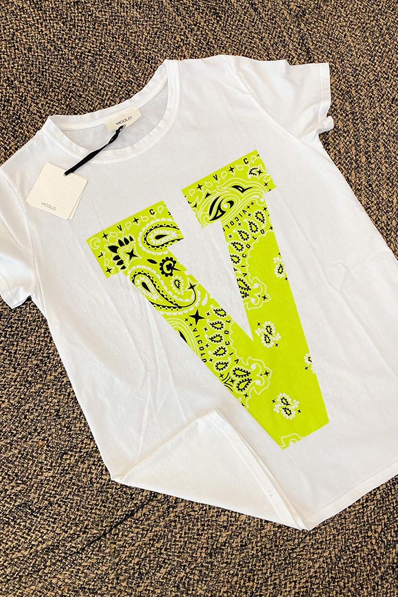 Vicolo - White "V" t shirt with acid green bandana pattern
