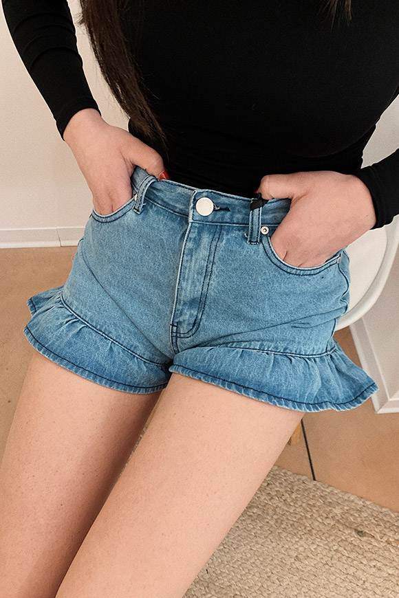 Glamorous - Pantaloncini di jeans con rouches