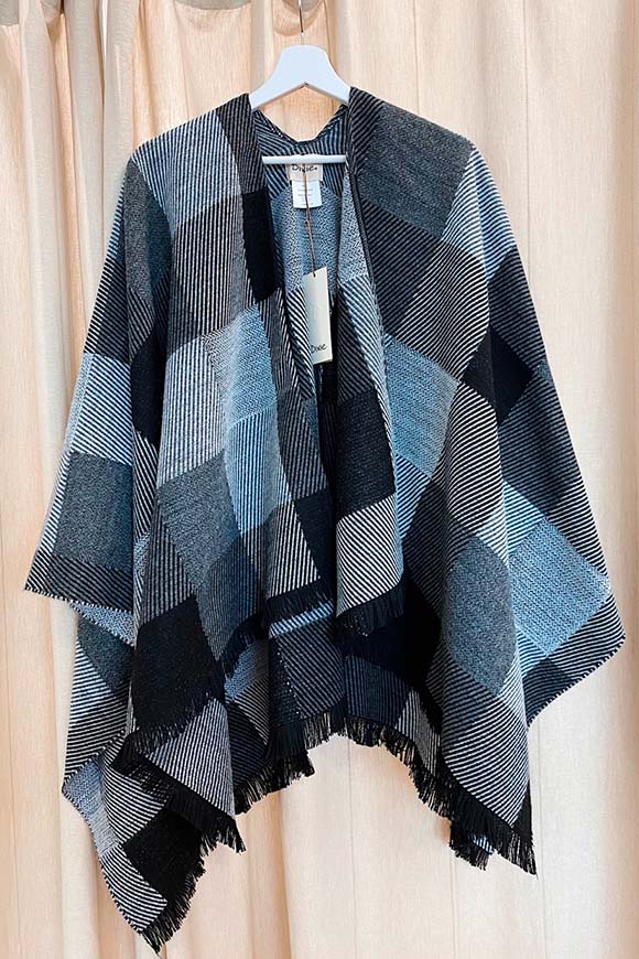 Dixie - Black and white checked poncho / scarf