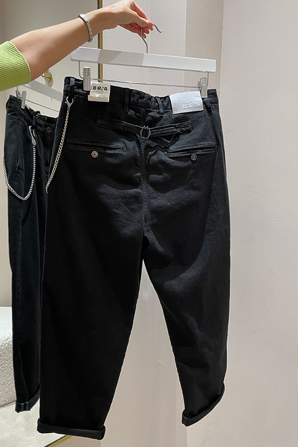 Berna - Jeans nero con catena brunita