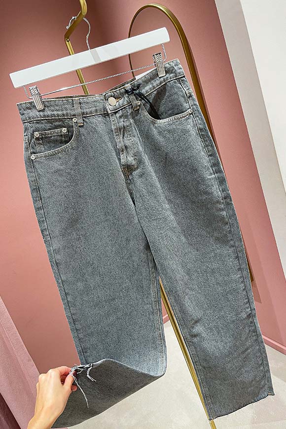 Glamorous - Jeans grigio chiaro dritto taglio vivo