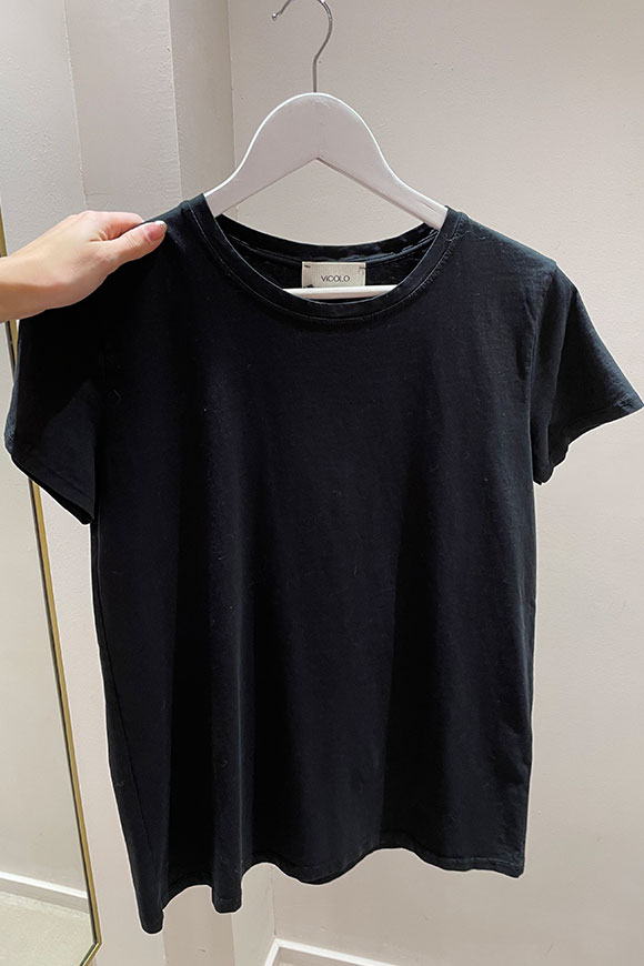 Vicolo - T shirt nera basica aderente