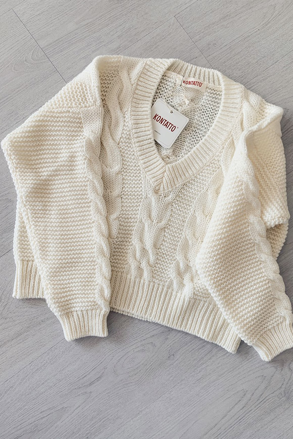 Kontatto - Braids cream v-neck sweater