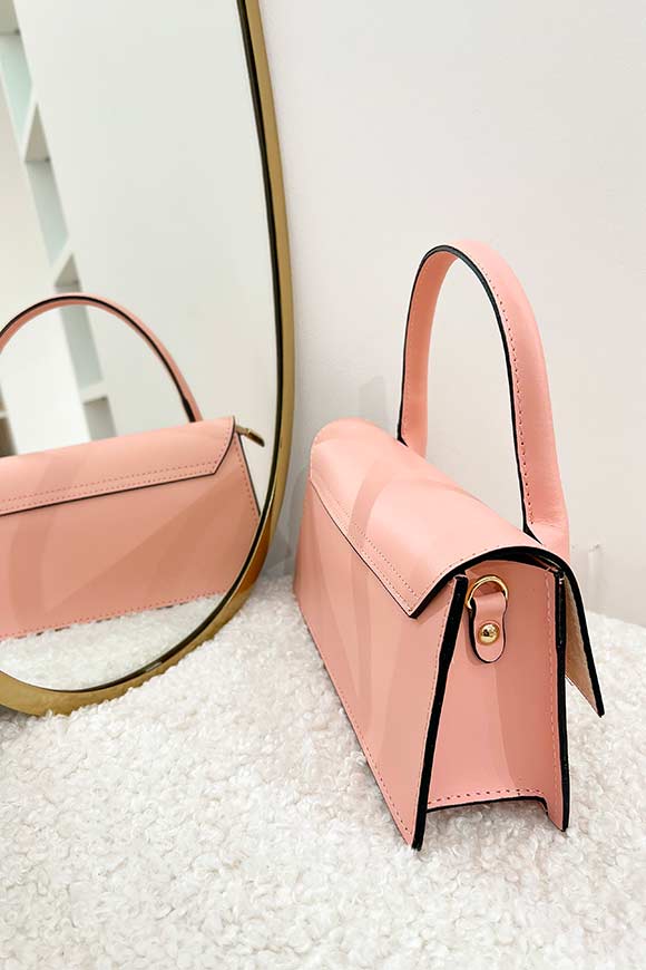 Calibro Shop - Baby pink baguette bag with leather flap