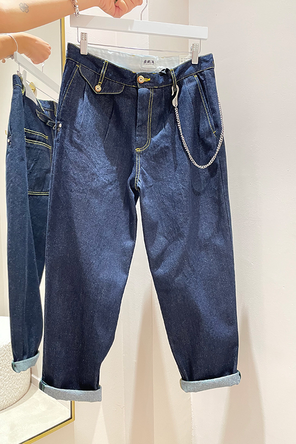 Berna - Jeans blu con impunture a contrasto catena brunita