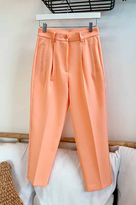 Vicolo - Peach cigarette trousers with pleats