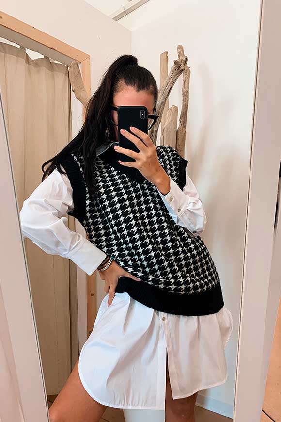 Vicolo - Black and white houndstooth vest