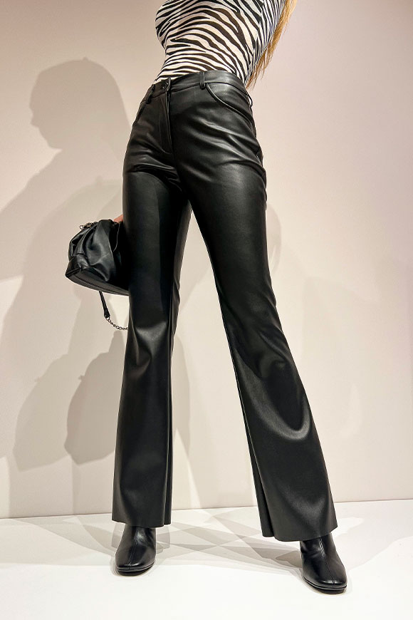 Tensione In - Black flared trousers in eco-leather