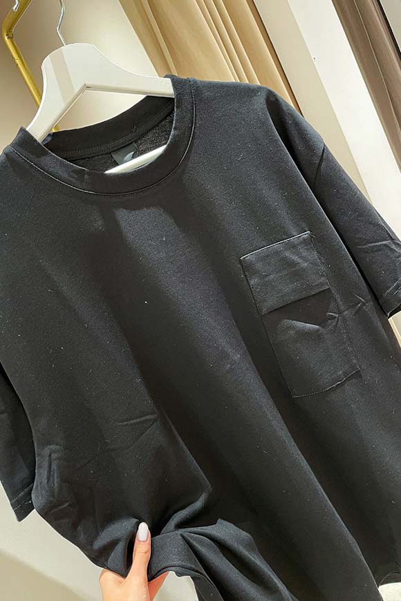 Why not brand - T shirt nera girocollo finto taschino con patta