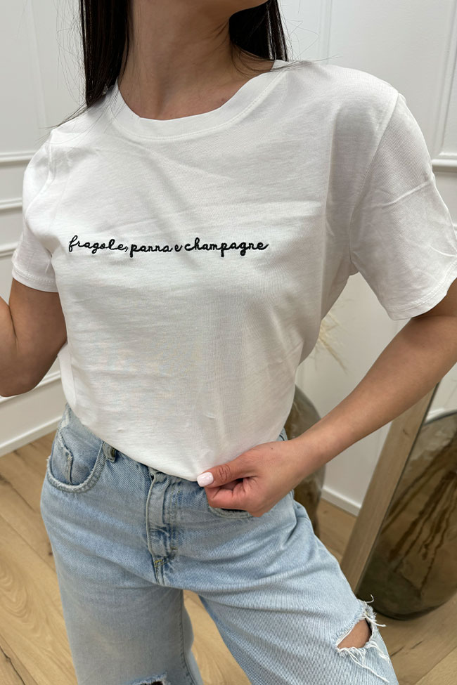 Calibro Shop - T shirt basic scritta "Fragole, panna e champagne"