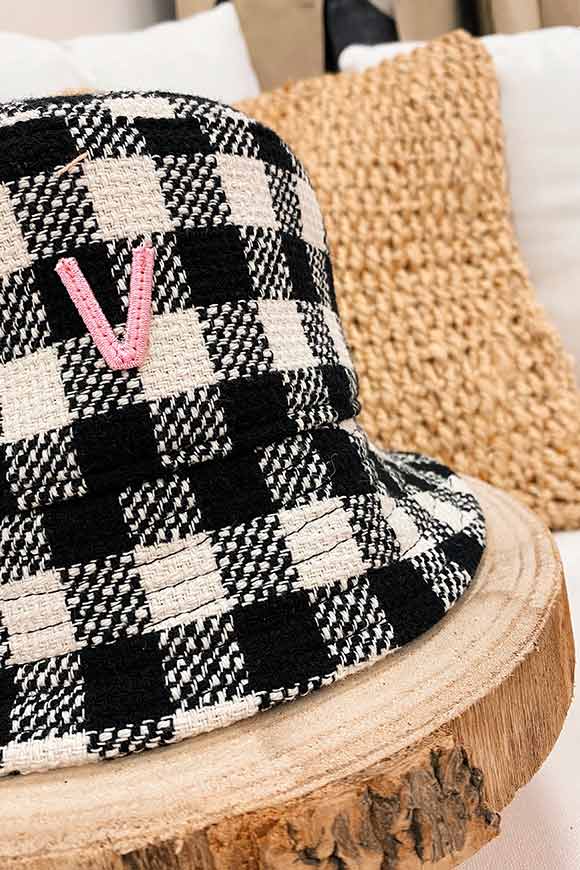 Vicolo - Black and white checked tweed bucket hat