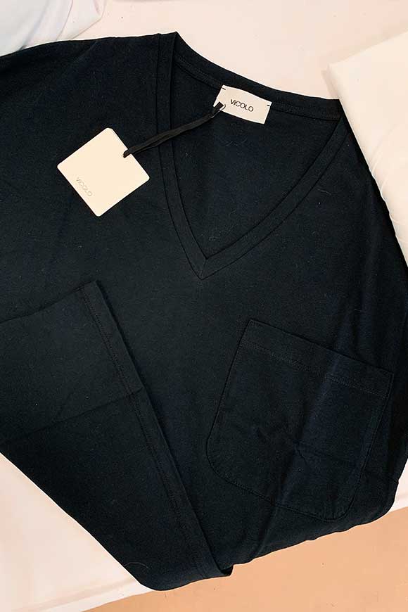 Vicolo - T shirt nera basic con tasca
