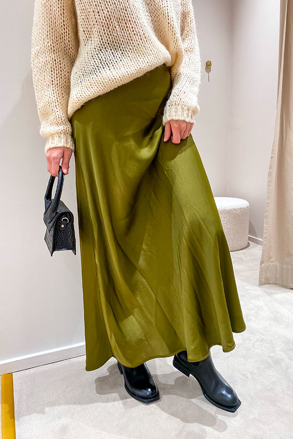 Tensione In - Long olive green satin skirt flared at the bottom