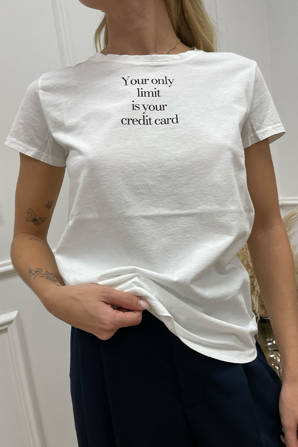 Vicolo - T shirt con scritta nera "credit card"