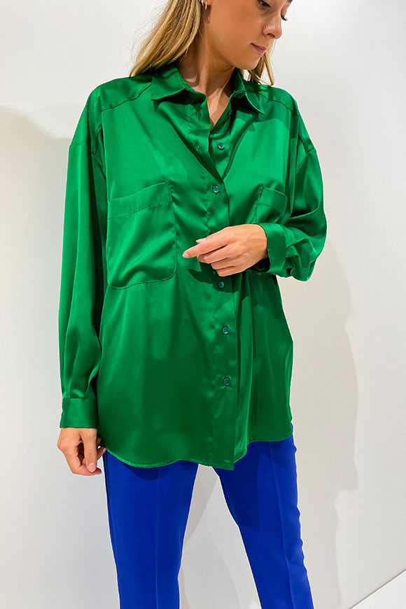 Vicolo - Camicia verde in raso over con tasche