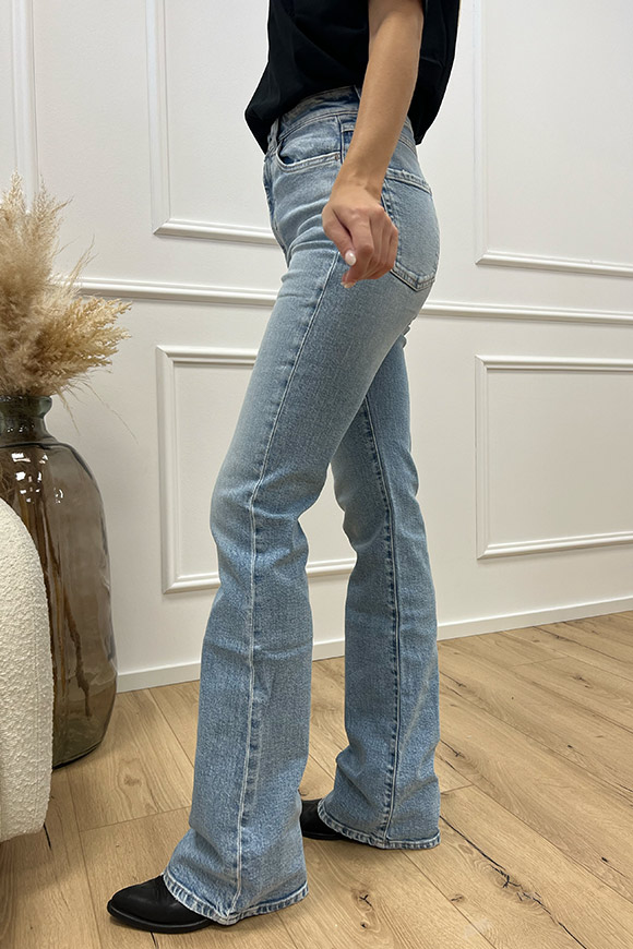 Icon Denim - Jeans "Natie" flare lavaggio chiaro