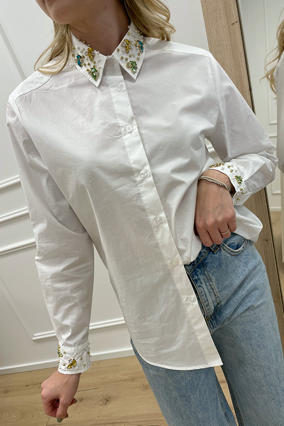 Vicolo - Camicia bianca strass multicolor e perle