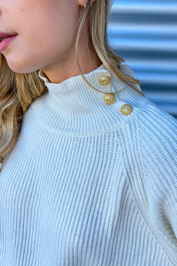 Vicolo - White over sweater with gold buttons
