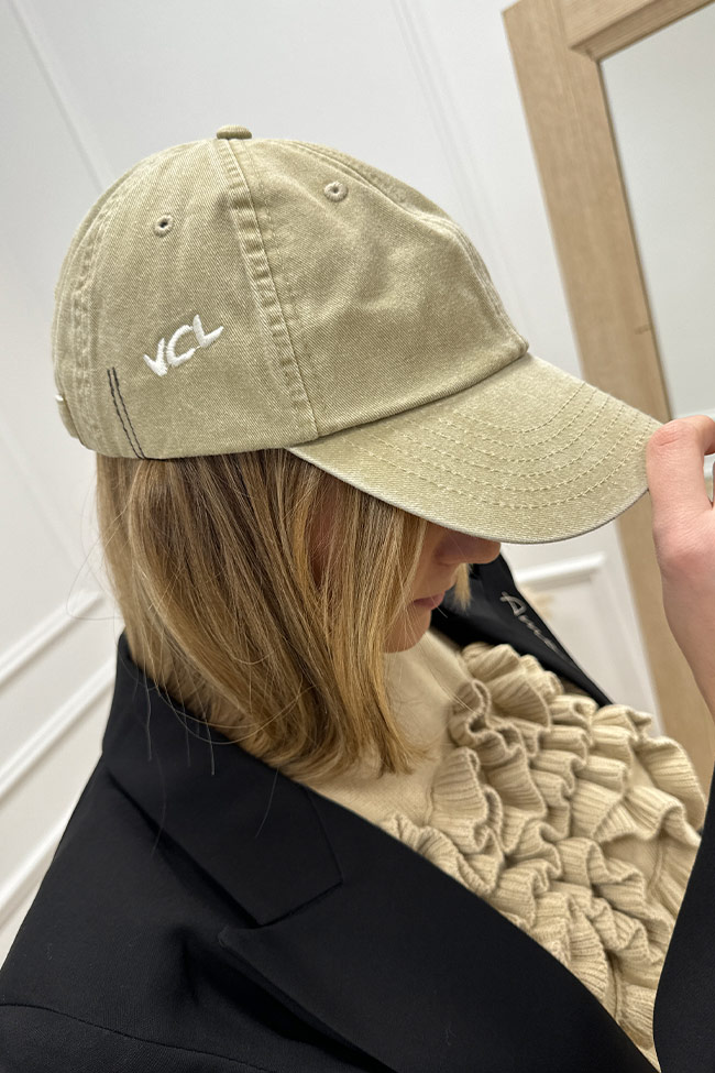 Vicolo - Cappello sabbia washed con ricamo logo