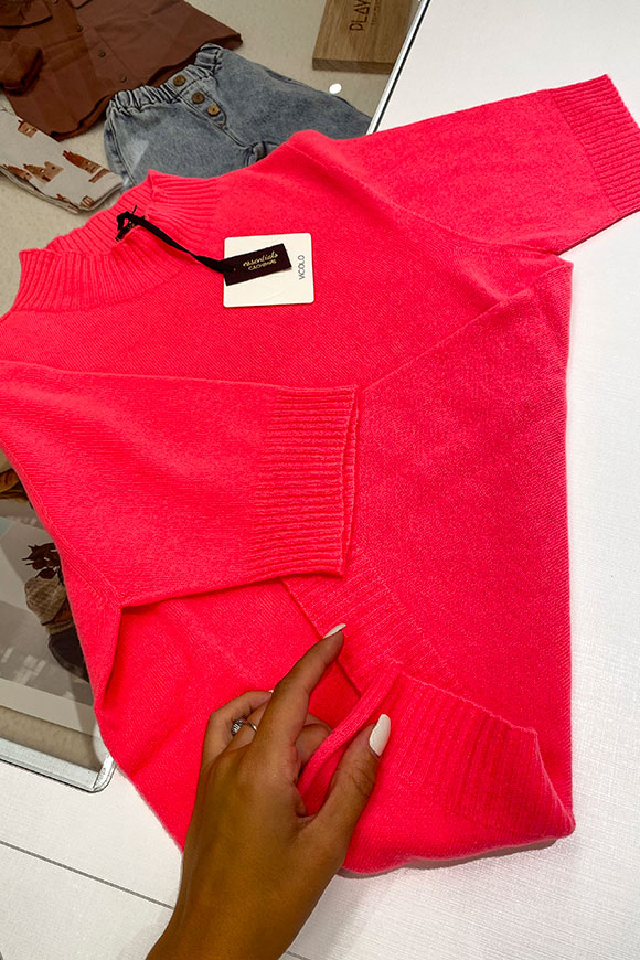 Vicolo - Coral turtleneck cashmere sweater with short sleeves
