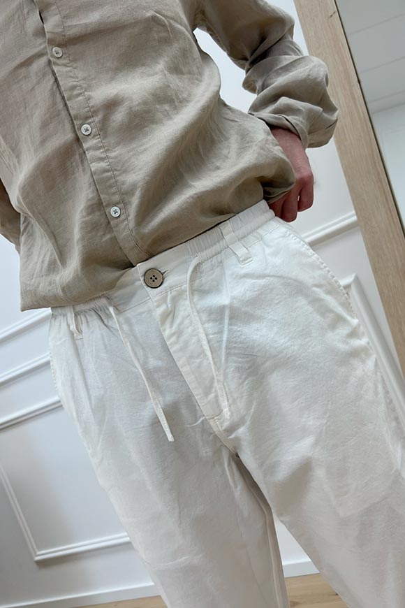 Anerkjendt - Pantaloni bianchi con elastico e lacci regolabili